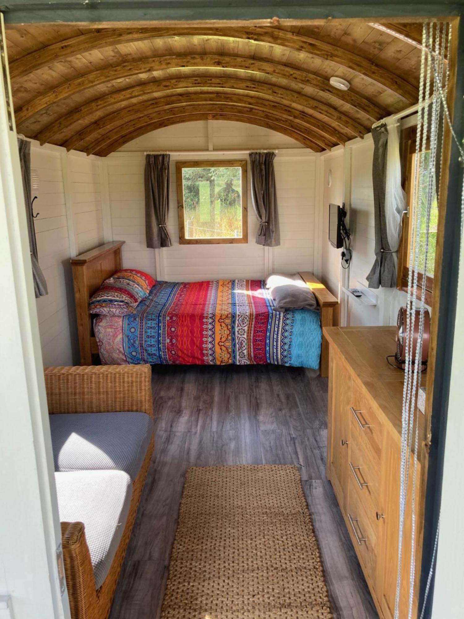 Готель Roslin Glamping Екстер'єр фото